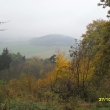 pohled z cesty na rozhlednu 27.10.11, v pozadí Zaječí vrch